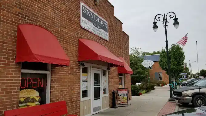 snyders pizza